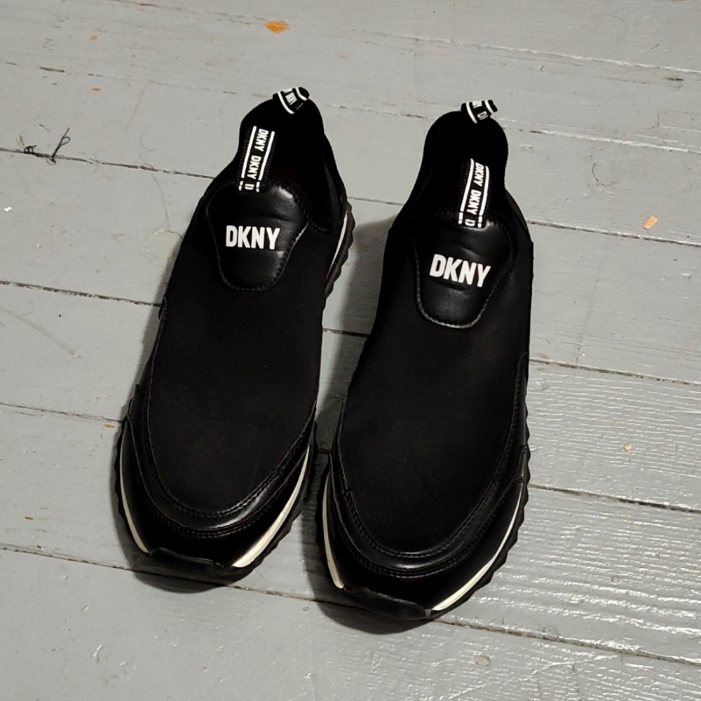 Women's slip on sneakers
